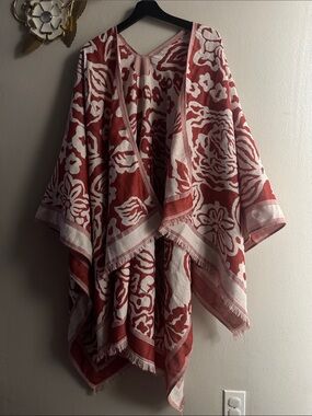 Cato Red & Cream Fringe Knit Wrap